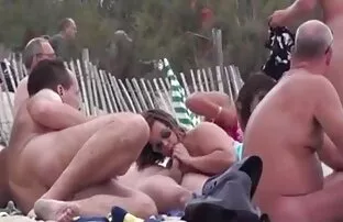Az erős ember hátulról vitte el a apa fia sex lányt