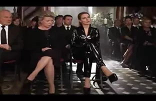 A erőszakos szexvideók nők megkérdezik a fiatal férfiakat