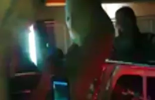 Bájos lány, kissé szekvideok részeg, kanos emberek játszanak