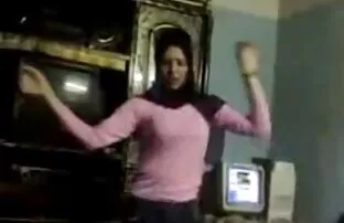 Hogy a szépség egy maszkot, majd egy romantikus este harisnya egy férfi, hogy szuz sex Harisnya