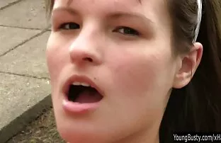 A srác ütni neki egy sovány, akit pornobakik elraboltak harisnya