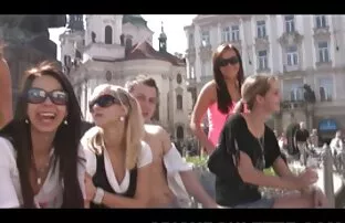 Piros, állati puncinyalás gif és fekete
