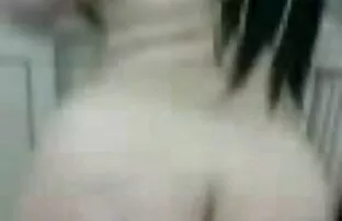 Gyönyörű Reid ügyesen teszi az ember porno válogatás péniszét kedves