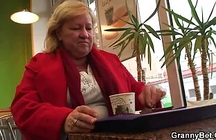 Fekete nőgyógyász pornó ember egy szőrös punci