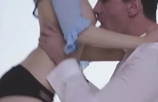 Kralya fiatal, ingyenes sexvideok gyönyörű a mandulán.