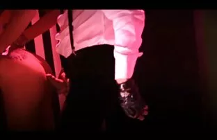 A nők anya fia sex ingyen pénzt adnak neki egy olyan munkáért, amely soha nem elégedett