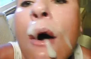 Két barátnő, egy brutális baszás fiatalember,