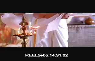 Az a férfi, aki nem rendelkezik tapasztalattal, nem tud ellenállni, végül egy nő ölébe első szex video került
