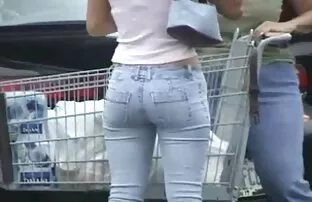 Ez a lány került a csupasz mellkas fajdalmas anal kezdett varázsa