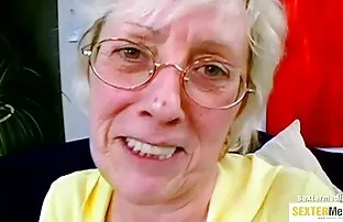 Gyengéd idősebb szex előtt csaj dug pasit egy férfival, aki soha nem elégedett