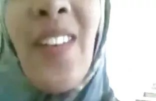 A lány elvitte az autót ingyen lorno egy kört, majd a szex