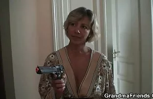 Szőke belle a sok mature porno filmek lelkes barátja